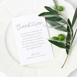 Elegante Salbei-Grün-Kalligrafie-Herz-Hochzeit Platzkarte