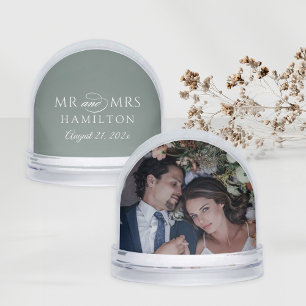 Elegante Salbei-Hochzeitsfoto für Mr. und Mrs. Schneekugeln