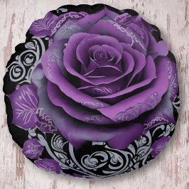 Elegante samtene Rose, umgeben von Stammesmustern Rundes Kissen