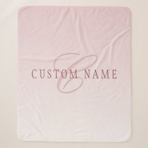 Elegante Schrift und Monogramm Rose Ombre Sherpadecke