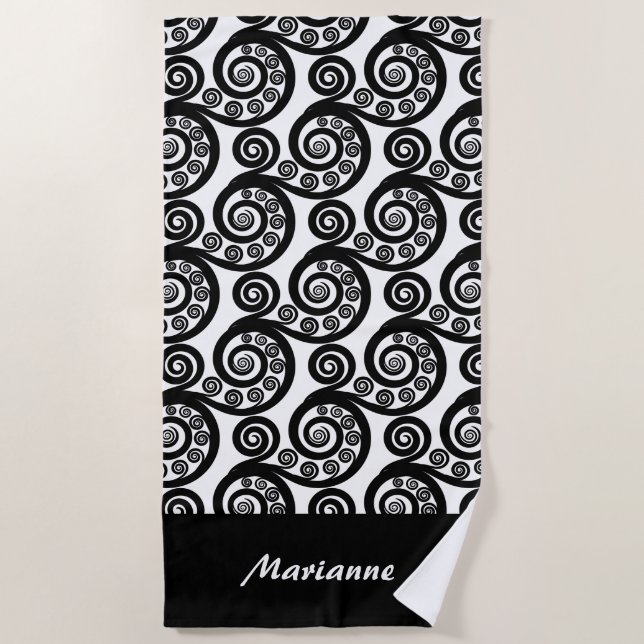 Elegante Schwarz & Weiß Curls Koru Fern Frond Strandtuch (Vorderseite)