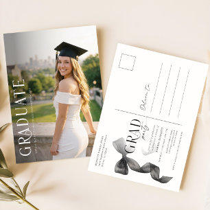 Elegante Schwarz-Weiß-Foto-Einladung zur Abschluss Postkarte