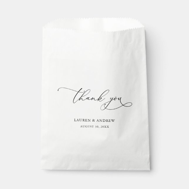 Elegante Schwarz-Weiß-Kalligrafie-Hochzeit Geschenktütchen (Vorderseite)