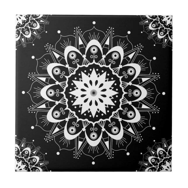 Elegante Schwarz-weiße geometrische Mandala Fliese (Vorderseite)