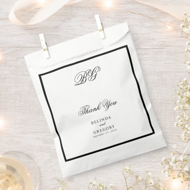 Elegante Schwarz-weiße Mongram Hochzeitstabelle Geschenktütchen (Ausgeschnitten)