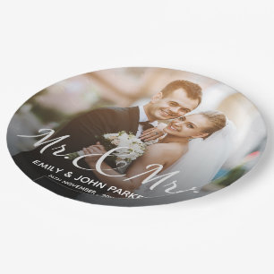 Elegante Schwarz-weiße Mr. and Mrs. Round Wedding  Pappteller