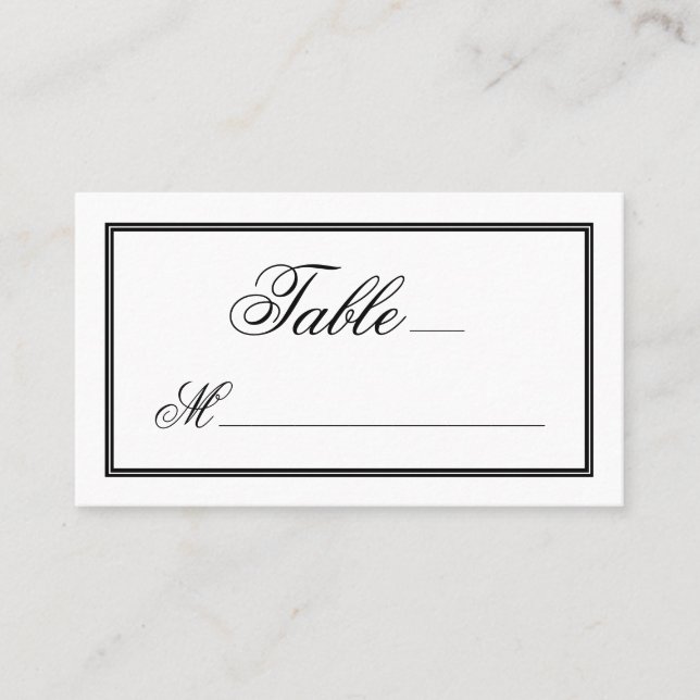 Elegante schwarze Skriptkalligrafie auf White Wedd Platzkarte (Vorderseite)