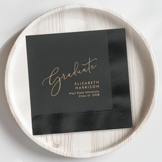 Elegante Script Black Graduation Party Servietten Mit Folie (Elevate your graduation party decor with these classic and elegant black and gold foil napkins)