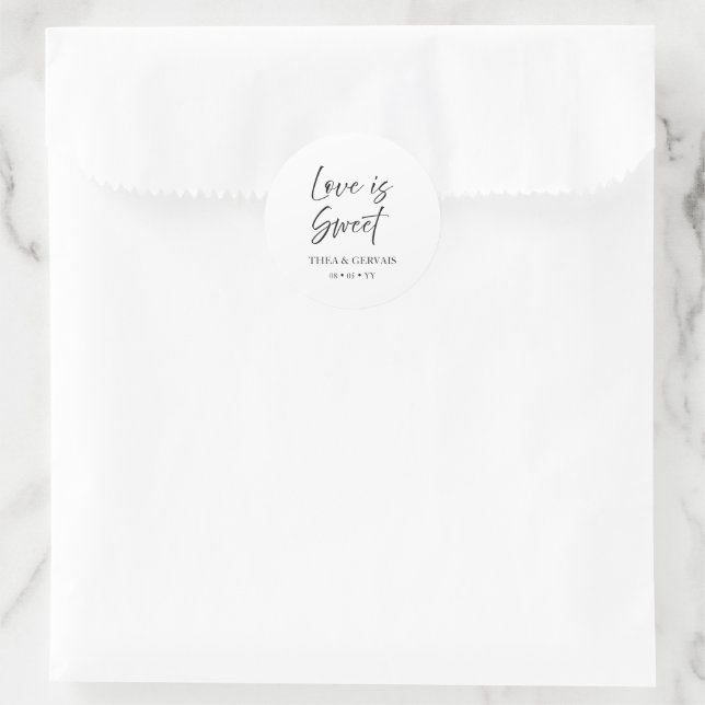 Elegante Script Calligraphy Minimal White Wedding Runder Aufkleber (Tasche)
