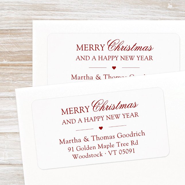 Elegante Script Merry Christmas Red Rücksendeadres Adressaufkleber (Elegant script, red Merry Christmas and a Happy New Year return address label with small heart.)