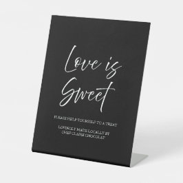 Elegante Script Minimal Liebe ist Sweet Black Wedd Sockelschild