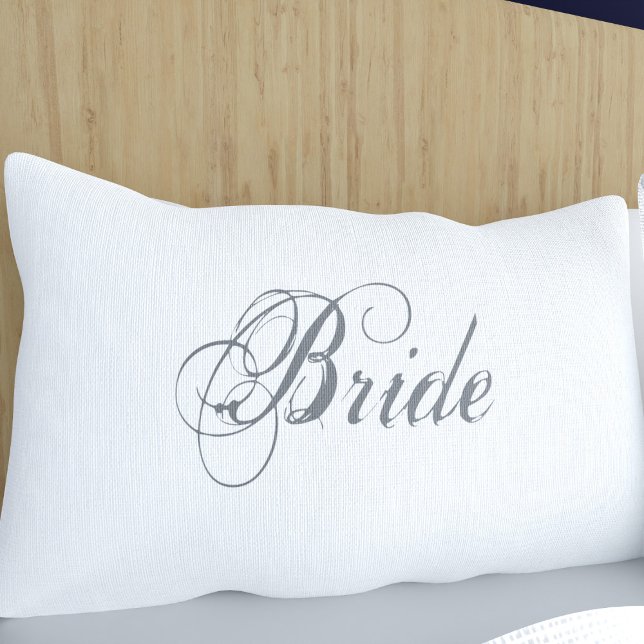 Elegante Script Romantic Bride White Wedding Kissenbezug (An elegant font that says Bride on this pillow case. You can easily change it to your name)