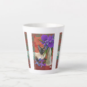 Elegante siamesische Katze mit Iris Floral Tasse