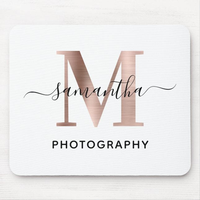 Elegante Signatur Rose Gold M Monogramm-Logo Mousepad (Vorne)
