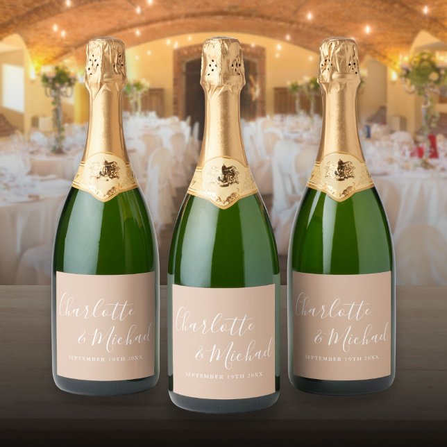 Elegante Signature Script Tan Taupe Hochzeit (Elegant Signature Script Tan Taupe Wedding Sparkling Wine Label)