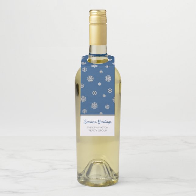 Elegante Silver Blue Snowflakes Corporate Holiday Flaschenanhänger (Auf Flasche)
