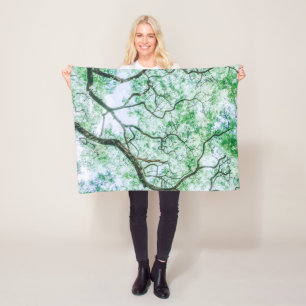 Elegante Spooky-Blätter und Zweige Fleece Blanket