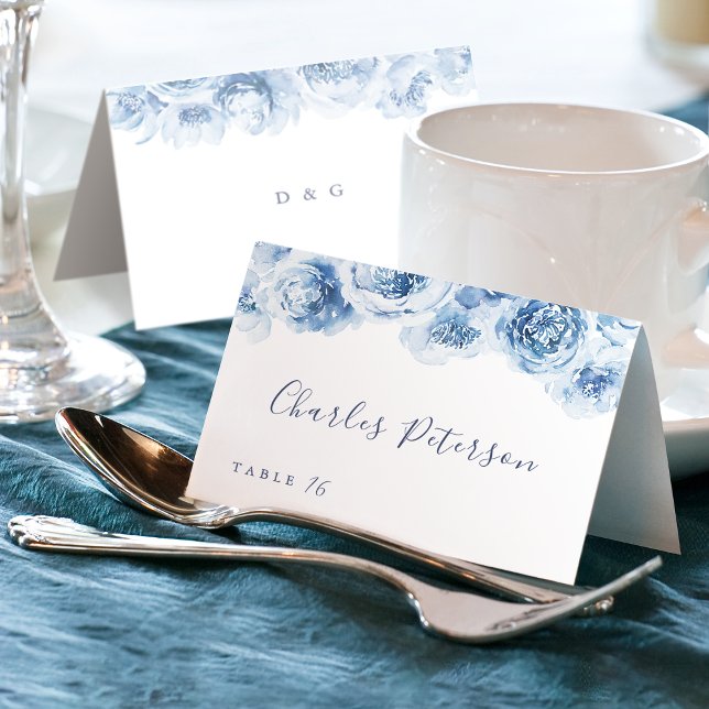 Elegante, staubblaue Aquarellblume Platzkarte Tischnummer (Elegant dusty blue watercolor floral Place Card)
