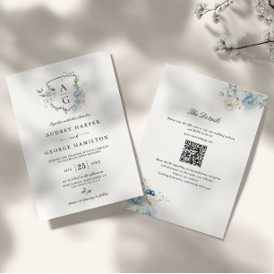 Elegante staubblaue Blumeneinladung mit Monogrammw Einladung