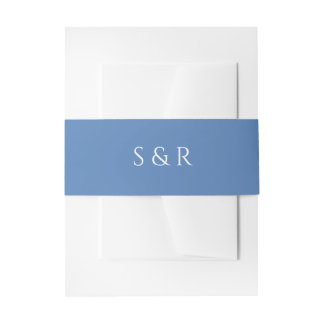 Elegante staubblaue Monogramm-Einladung Einladungsbanderole