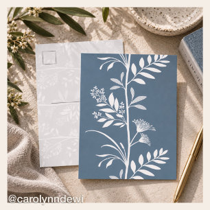 Elegante staubblaue Wildblumen-Silhouette Botanik Postkarte