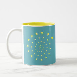 Elegante Sterne Spirale auf Aquamarin & Monogramm Zweifarbige Tasse