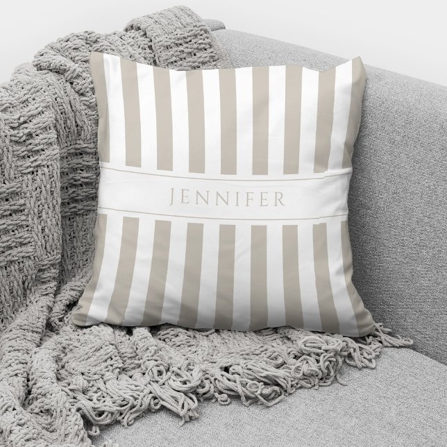 Elegante Taupe Beige Streifen Muster Name Kissen (Von Creator hochgeladen)