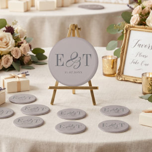Elegante Taupe-Hochzeitspaare Initialen Magnet