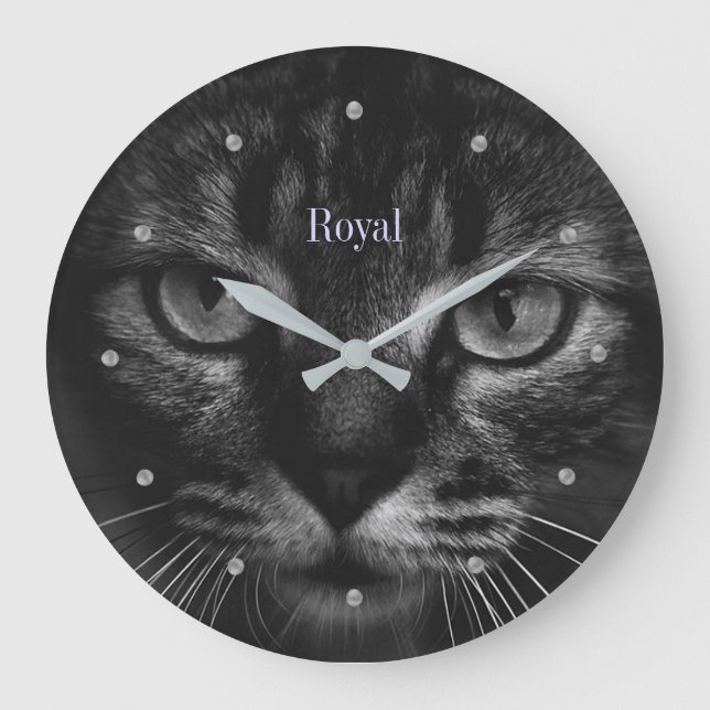 Elegante Tischkatze in silbergrauen Tönen Große Wanduhr (Vorderseite)