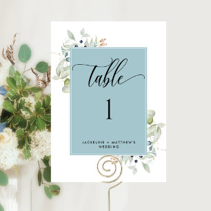 Elegante Tischnummer für Hochzeiten mit Grünpflanz