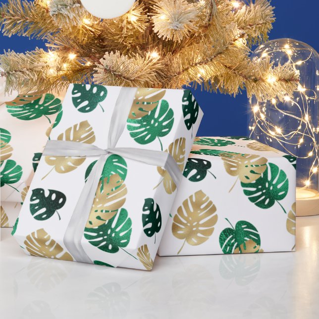 Elegante Tropical Gold & Green Monstera Blätter Geschenkpapier (Feiertage)