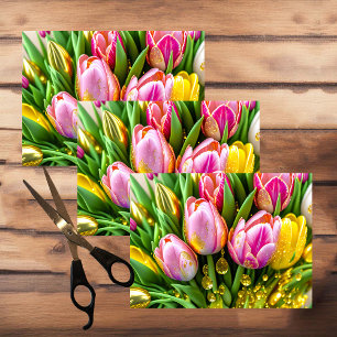 Elegante Tulpen mit goldenen Akzenten, Feder Seidenpapier