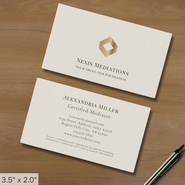 Elegante Vermittlungsdienste für Creme und Gold Visitenkarte (Von Creator hochgeladen)