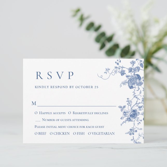 Elegante Viktorianisch Blue French Floral Wedding RSVP Karte (Stehend Vorderseite)