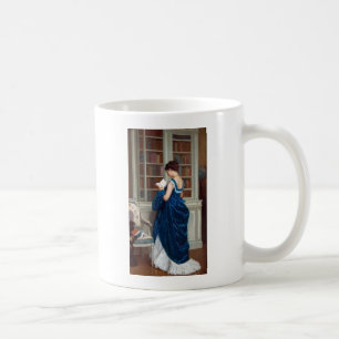 Elegante viktorianische Frau beim Lesen in der Bib Kaffeetasse