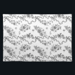 Elegante Vintage Gravierschwarze Rose und Ribbons Stofftischset<br><div class="desc">Elegante und romantische schwarze,  gravierte Vintage Rose,  Blume,  Weinberge,  Blätter und Schmetterlinge mit Bändern und Bögen auf weißem Hintergrund verwoben.</div>
