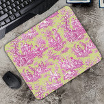 Elegante Vintage Rosa Toile de jouy Mousepad<br><div class="desc">Elegant Vintag-grün rosa Toile de jouy Monogram Mouse Pad. Die Kunstdrucke sind derzeit ein Alltagswut, ein elegantes und verziertes Vintages toile de jouy-Muster mit einer romantischen Szene aus der französischen Landschaft. Dieser Muster-Stil ist derzeit für Wohngestaltung, Kleidung, mobil und IPad Hüllen, Einladungen und vieles mehr. Die Designs sind klassisch und...</div>