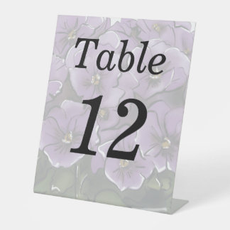 Elegante violette Blumen Lesbische Hochzeit Tischn Sockelschild