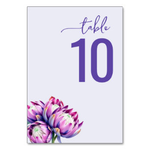Elegante violette Hochzeitstischkarte mit Blumenmu Tischnummer