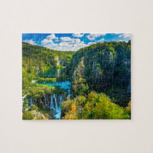 Elegante Wasserfallszene, Kroatien