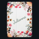 Elegante Wasserfarbe Blumengrün Personalisiert iPad Pro Cover<br><div class="desc">Dieses elegante, blumengeschmückte iPad Cover, personalisiert mit dem Namen Ihrer Wahl, ist ideal für diejenigen, die eine Touch von naturlich inspirierter Schönheit in ihren Accessoires Liebe. Das Design zeichnet sich durch eine reizvolle Anordnung aus Rosa, Pfirsich und grünem Blattwerk aus, die einen sanften und raffinierten Rahmen rund um den individuelle...</div>