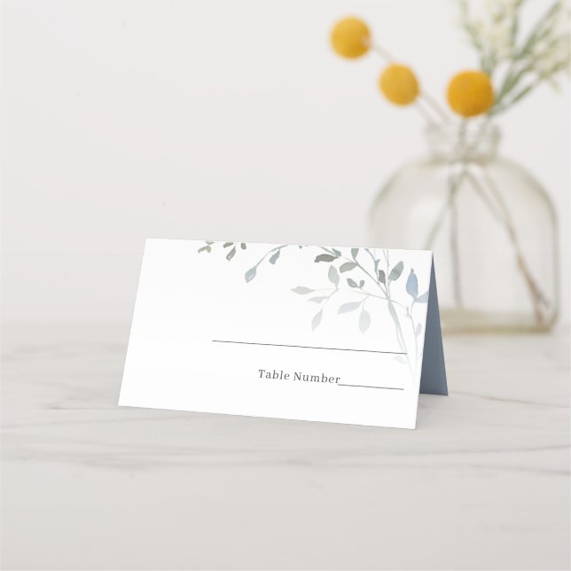 Elegante Watercolor Dusty Blue Floral Platzkarte (Vorderseite)