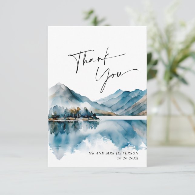 Elegante Watercolor Foggy Forest Wedding Dankeskarte (Stehend Vorderseite)