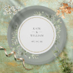 Elegante Watercolor Grüne Hochzeit Pappteller<br><div class="desc">Diese schicke botanische Papiertafel mit zarten Aquarellfarben-Blätter auf schlauem,  grünem Hintergrund kann mit Ihren speziellen Informationen zum Hochzeitstag personalisiert werden. Entwickelt von Thisisnotme©</div>