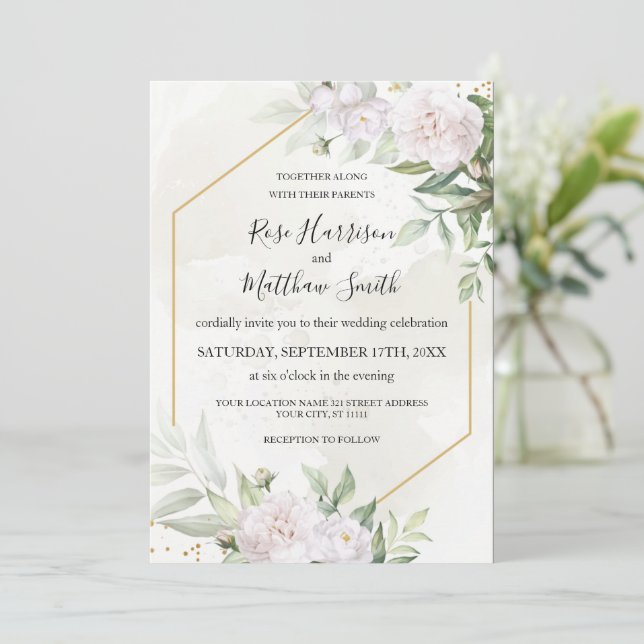 Elegante Watercolor Grüne Weiße Blume Hochzeit Einladung (Stehend Vorderseite)