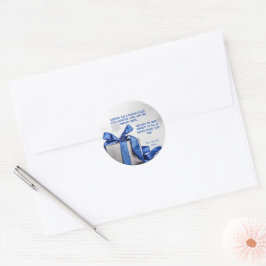 Elegante Weihnachts-Geschenkboxen mit einem blauen Runder Aufkleber