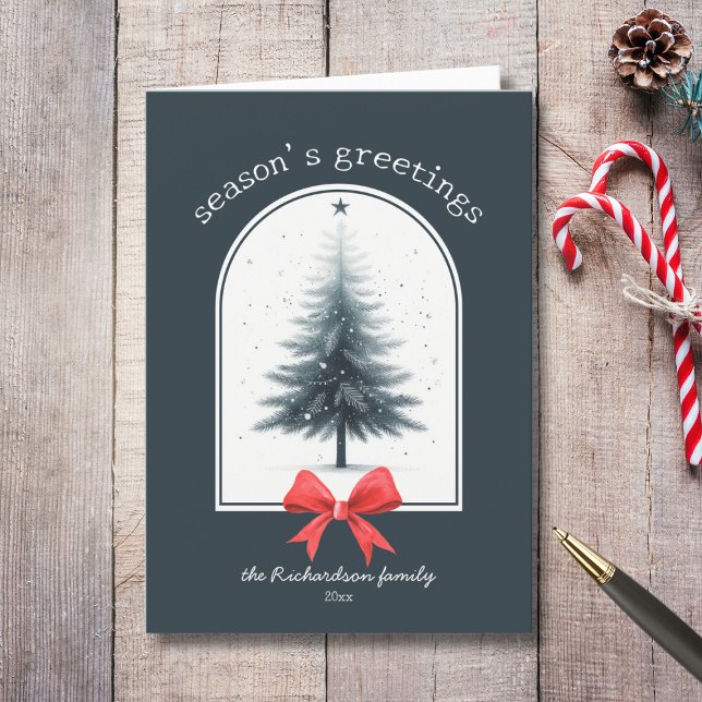 Elegante Weihnachtsbaum-Frohe Festtage Feiertagskarte (sweet rustic vintage red bow evergreen christmas tree seasons greetings custom holiday card)