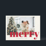 Elegante Weihnachtstypografie Modernes Foto Feiertagskarte<br><div class="desc">Wünschen Sie Ihren Freunden und Ihrer Familie ein frohes Jahr mit dieser modernen minimalistischen Art Ferienkarte mit Retro-grüne Typografie,  personalisiert mit Ihrem Foto,  Gruß und Namen.</div>