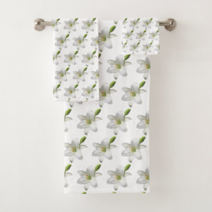 Elegante weiße Blumen auf weißem Hintergrund Badhandtuch Set