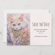 Elegante weiße Katze in Gold und Diamantschmuck